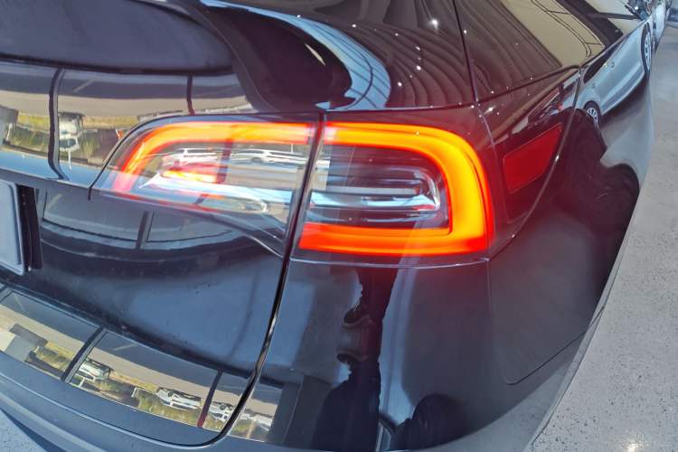 Used Tesla Model Y 2022 Rear-Wheel-Drive Version Exterior 3