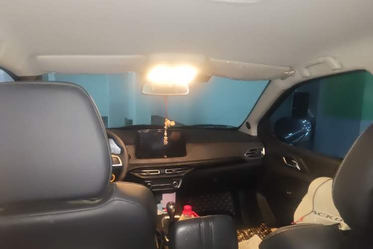 Used JMC Baodian 2023 2.5T Diesel Two-Wheel Drive Comfort Edition Flat-Base Cargo Bed Long Wheelbase JX4D25A6L