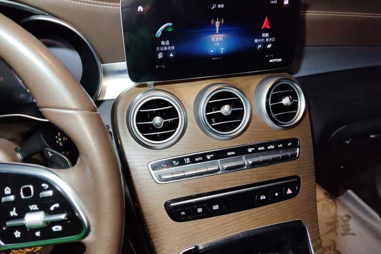 Used Mercedes-Benz GLC 2020 GLC 260 L 4MATIC Luxury Model Audio And AC Panel