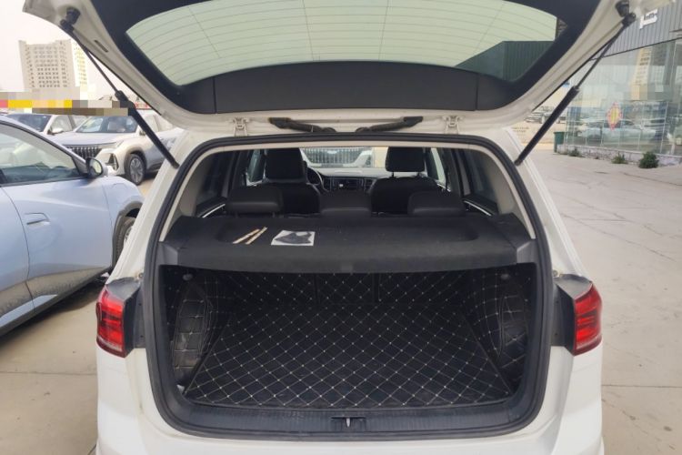 Used Volkswagen Golf Sportsvan 2016 230TSI Automatic Luxury Version Trunk