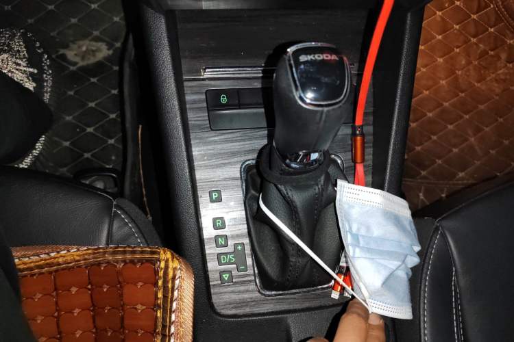 Used Skoda Octavia 2017 1.6L Automatic Smart Drive Edition Gear Lever