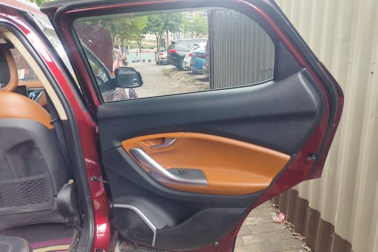 Used Soueast DX7 2017 1.5T Automatic Glory Edition