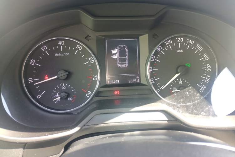 Used Skoda Octavia 2017 1.6L Automatic Smart Drive Edition Instrument Cluster