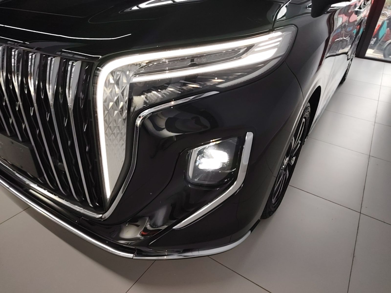Hongqi HQ9 2023 2.0T Smart Connect Flagship Edition - Chinese Trim Yue — снимка 8
