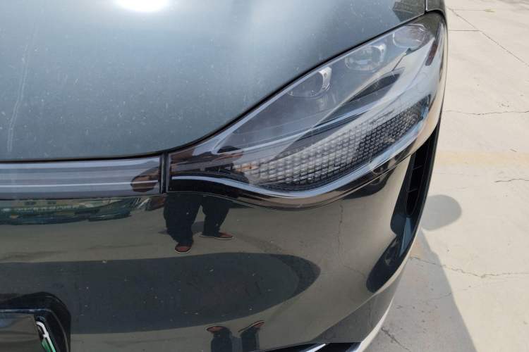 Used Hima AITO M9 2024 Range-Extended Ultra Version 52 kWh 5-Seater Model Left Front Headlight