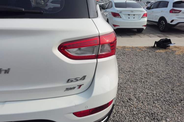 Used GAC Trumpchi GS4 2017 200T Manual Two-Wheel Drive Elite Edition Right Rear Taillight