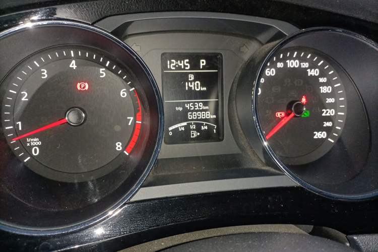 Used Volkswagen Sagitar 2018 1.6L Automatic Comfort Model Odometer Close Up