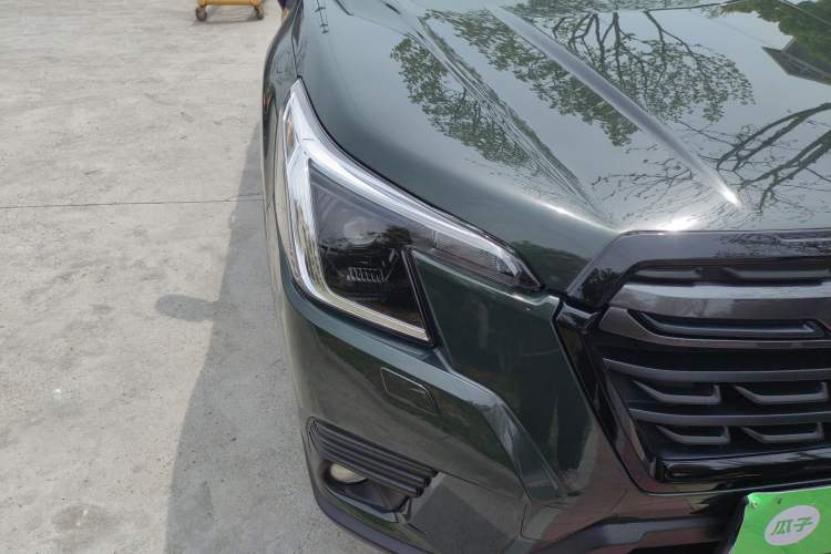 Used Subaru Forester 2022 2.0i AWD Luxury Edition Right Front Headlight