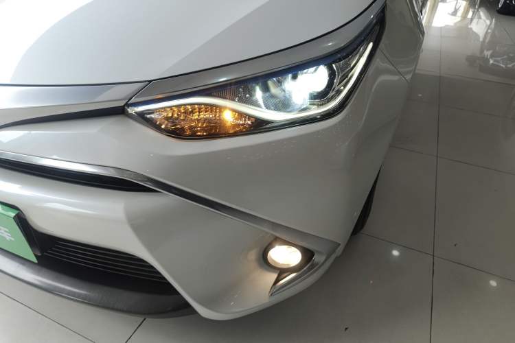 Used Toyota Levin 2016 Dual-Engine 1.8H GS E-CVT Elite Model with Sunroof Left Front Headlight