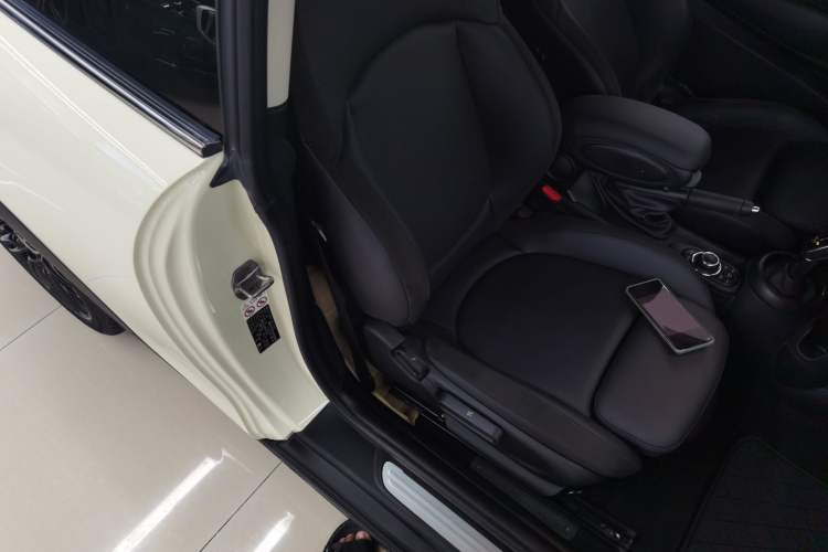 Used MINI MINI 2022 1.5T COOPER Artist