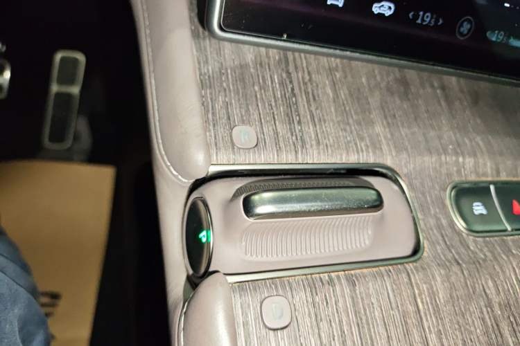 Used Nio ES7 2022 100kWh First Edition Gear Lever