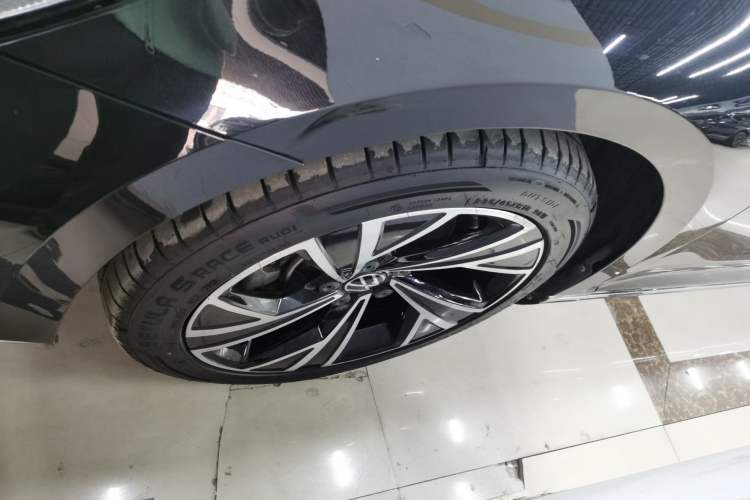 Used Volkswagen Magotan 2020 330TSI DSG Luxury Edition Left Front Wheel Hub