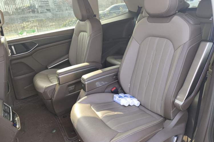 Used Volkswagen Viloran 2023 Revised Version 380TSI Luxury Edition Left Rear Seat