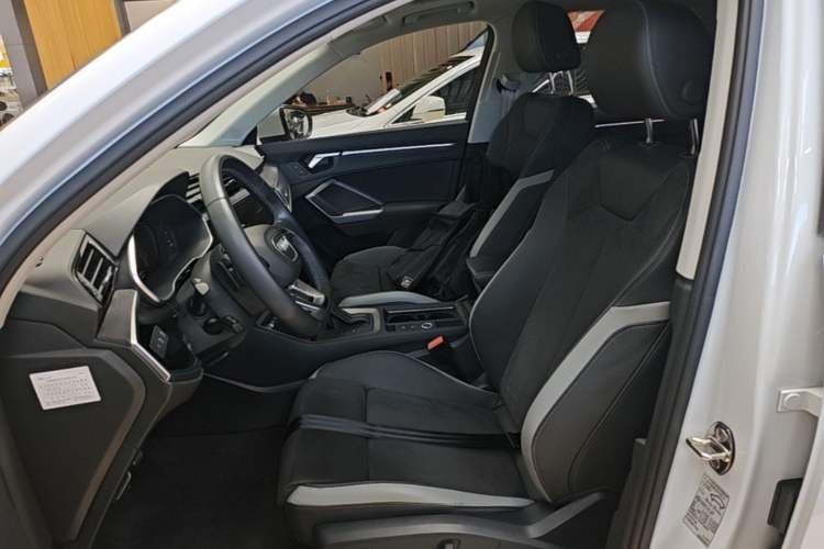 Used Audi Q3 2022 40 TFSI Fashion Dynamic Model
