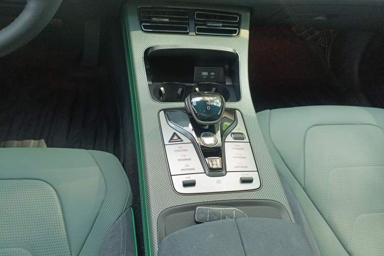 Used BYD Han 2022 EV 610 km All-Wheel-Drive Qianshan Cui Limited Edition
