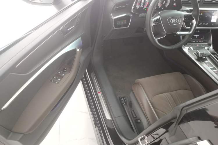 Used Audi A7L 2024 45TFSI S-line Dream-Building Edition Flow Crystal Package