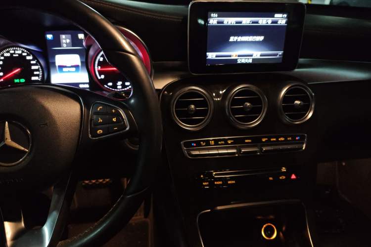 Used Mercedes-Benz GLC 2017 GLC 260 4MATIC Luxury Model Audio And AC Panel