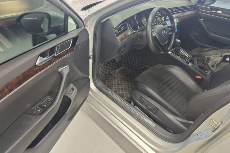 Used Volkswagen Magotan 2018 330TSI DSG Luxury Model
