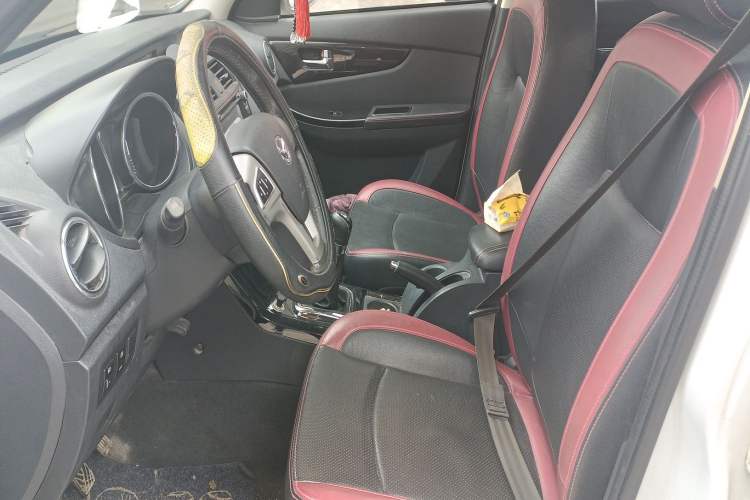 Used HYOSOW S3 2014 1.5L Comfort Version China IV Emission Standard Left Front Seat