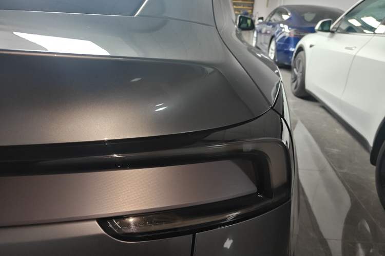 Used Tesla Model Y 2025 Rear-Wheel-Drive Version