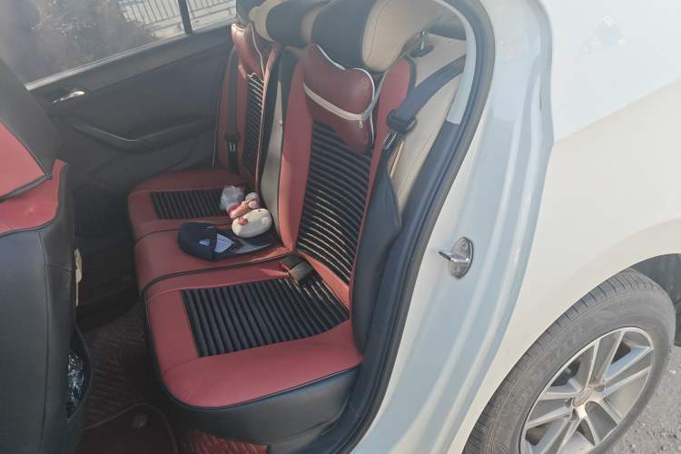 Used Volkswagen Santana 2015 1.6L Manual Fashion Edition