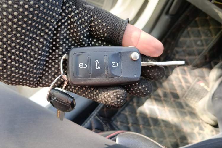 Used Volkswagen Lavida 2013 Revised Classic 1.6L Manual Fashion Edition
