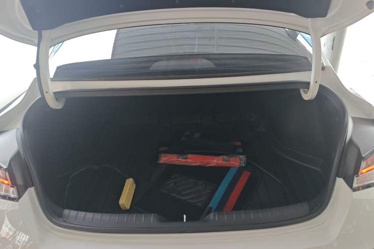 Used Hyundai Elantra 2023 1.5L CVT LUX Prestige Edition Trunk