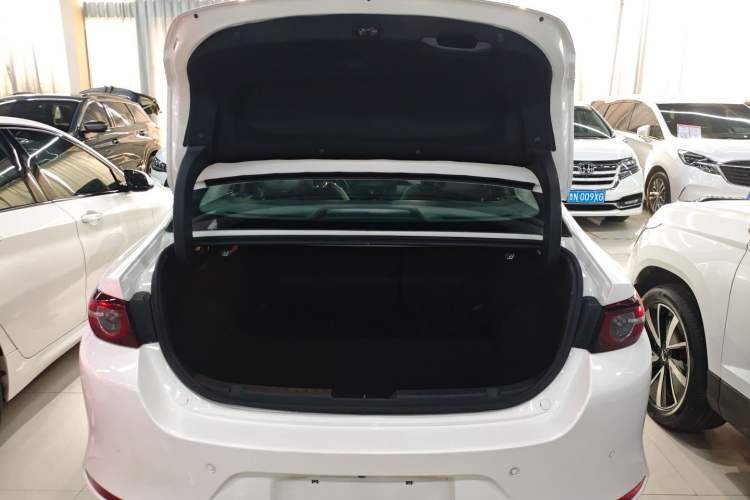 Used Mazda Mazda 3 Axela 2023 2.0L Automatic ZhiZhen Edition
