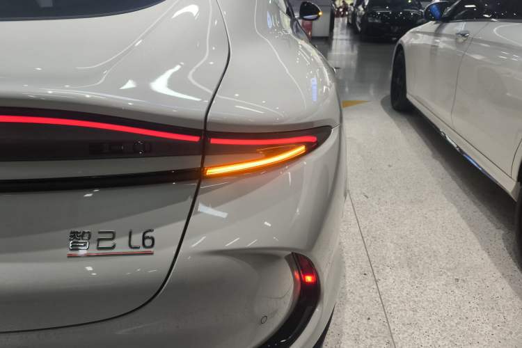 Used IM L6 2025 Ultra Model Exterior 3