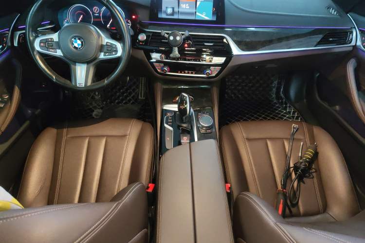 Used BMW 5 Series 2018 525Li M Sport Package Center Console