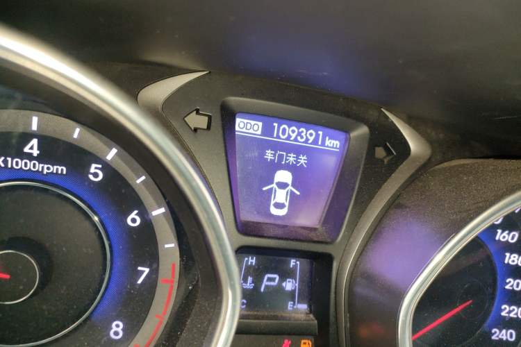 Used Hyundai Elantra (5th Generation / Langdong) 2013 1.6L Automatic Luxury Model