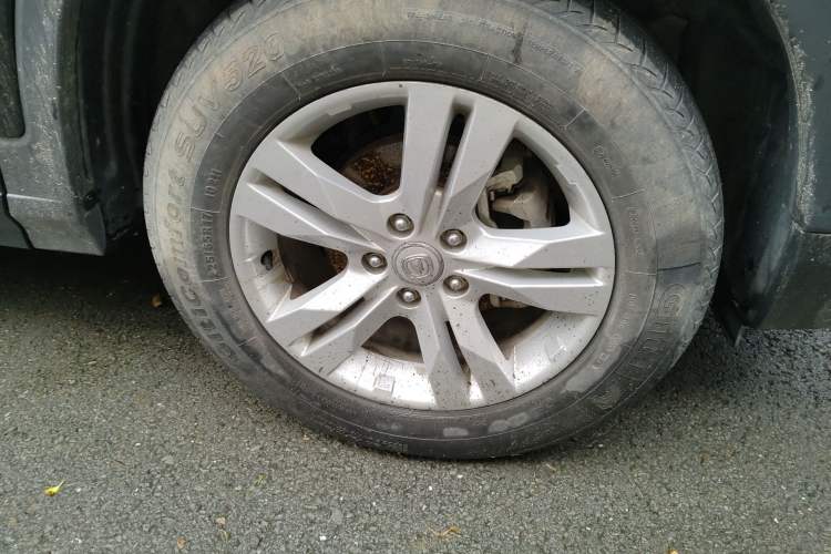 Used CHANGAN CS75 2017 Shangkui Edition 1.5T Automatic Fengxiang Model Right Front Wheel Hub