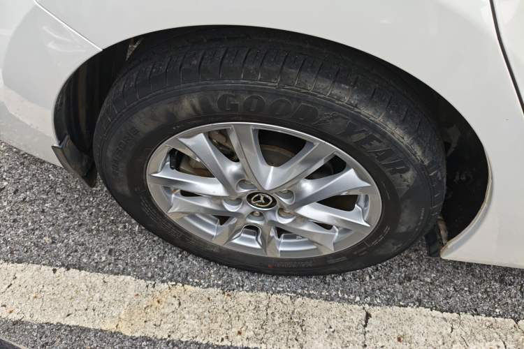 Used Mazda 3 Axela 2017 Sedan 1.5L Automatic Luxury Model Emission Standard China V Right Rear Wheel Hub