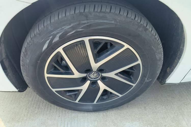 Used BYD Qin L 2025 DM-i Smart Drive 120KM Leading Model