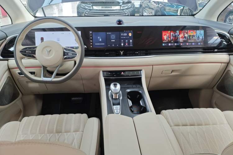 Used VOYAH Dream 2024 PHEV Ultra-Long Range Flagship Edition