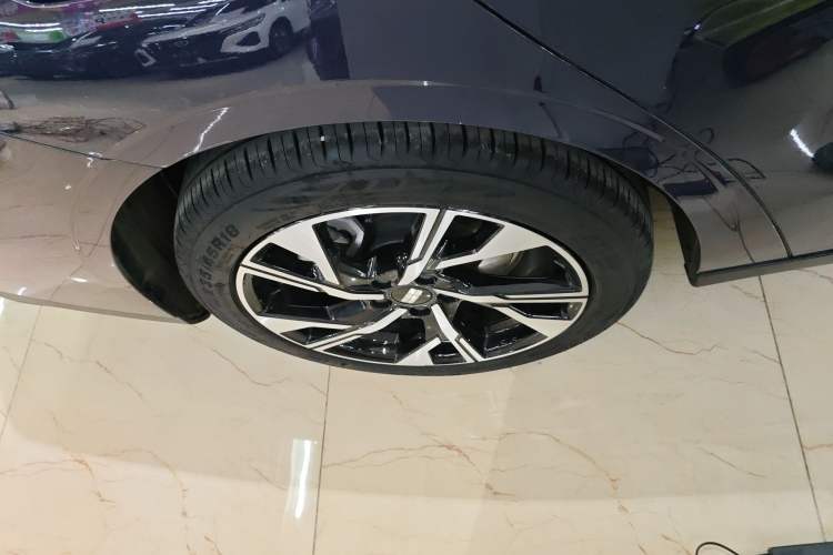 Used Geely Galaxy L6 2023 125km Starship