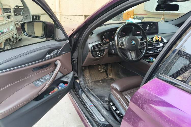 Used BMW 5 Series 2022 Restyled 540i Luxury Edition M Sport Package Driver Seat