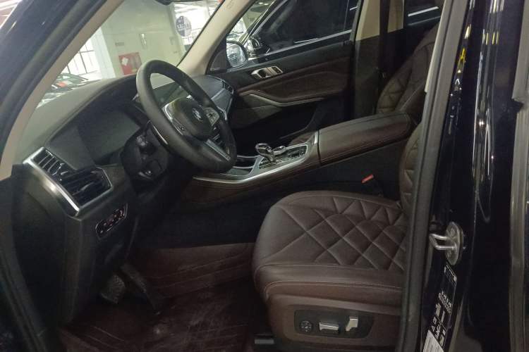 Used BMW X5 2022 xDrive 30Li Luxury M Sport Package