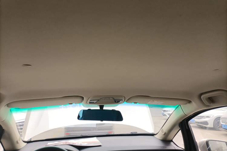 Used Geely Auto Vision X3 2017 1.5L Manual Elite Model Headliner