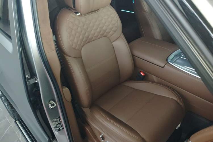 Used Tank 700 New Energy 2024 Hi4-T Extreme Edition Right Front Seat