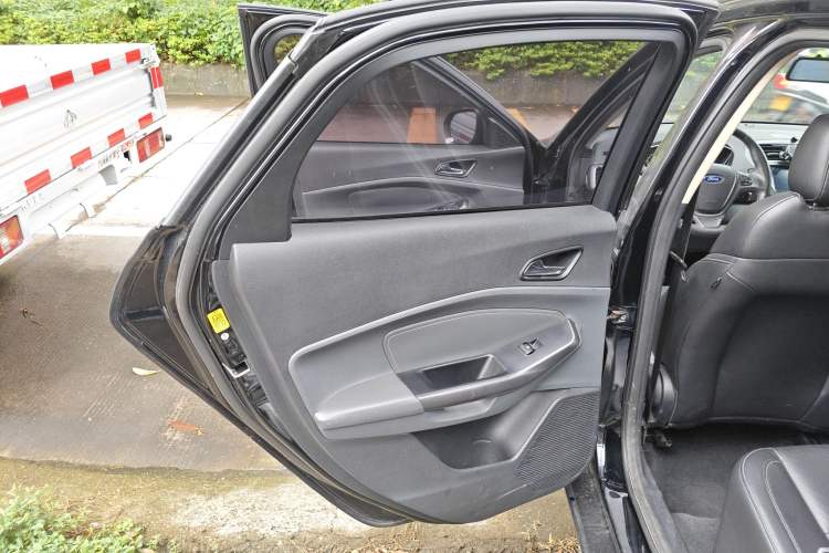 Used Ford Escort 2015 1.5L Automatic Fashion Model