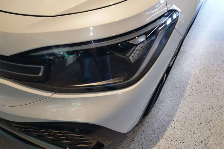 Used Volkswagen ID.6 CROZZ 2022 Long-Range PRO Edition
