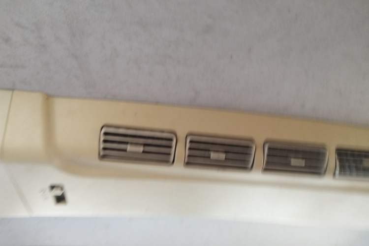 Used Dongfeng Fengon 330 2014 1.5L Manual Utility Version DK15 Headliner