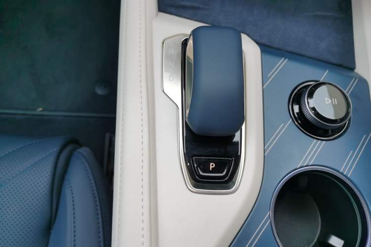 Used Zeekr 001 2025 YOU Edition 100 kWh All-Wheel Drive Gear Lever