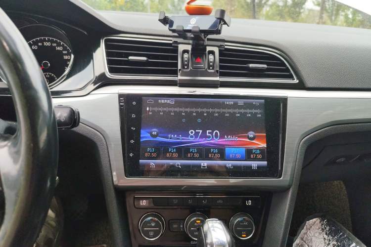 Used Volkswagen Lamando 2015 280TSI DSG Comfort Edition