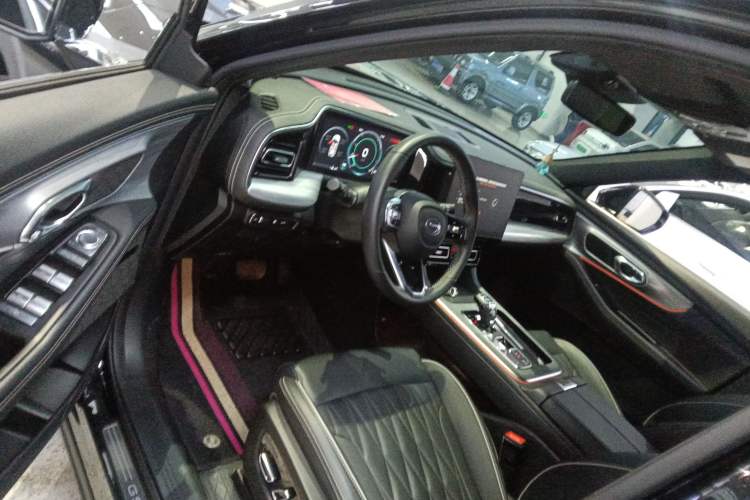 Used GAC Trumpchi GS8 2022 Linghang Series 2.0 TGDI Two-Wheel-Drive Luxury Smart Connectivity Version (7 Seats)