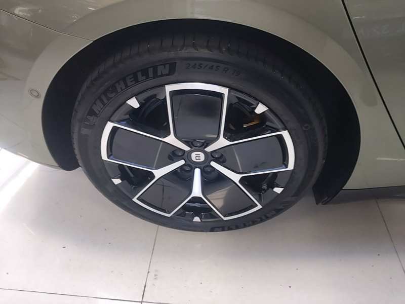 Used Xiaomi Auto SU7 2024 Four-Wheel Drive Ultra-Long Range Advanced Intelligent Driving Max Edition — 25