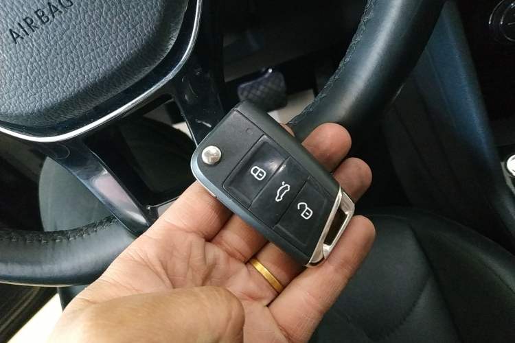 Used Volkswagen Tiguan L 2018 Facelift 330TSI Automatic Two-Wheel Drive Luxury Edition Interior 1