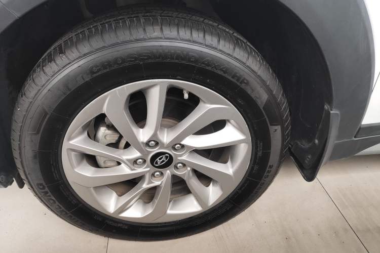 Used Hyundai Tucson 2018 1.6T Dual-Clutch Two-Wheel Drive 15th Anniversary Special Edition
