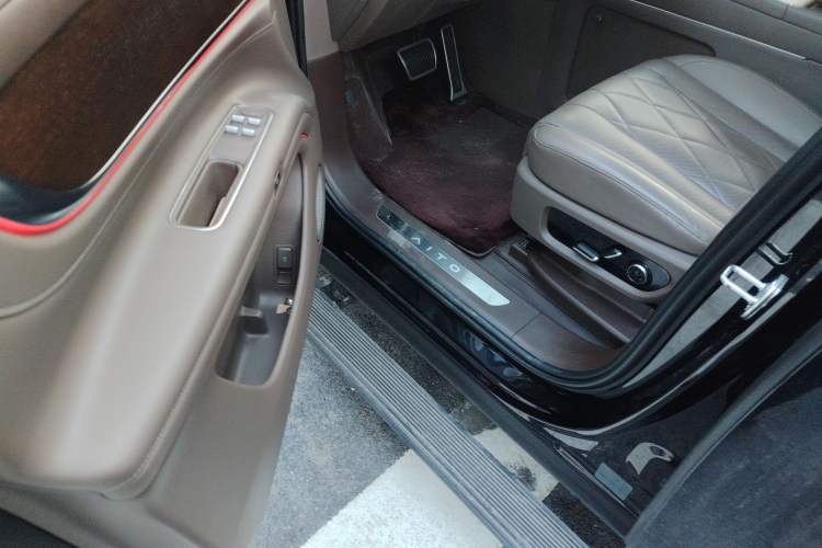 Used Hima AITO M9 2024 Range-Extended Ultra Version 52 kWh 5-Seater Model